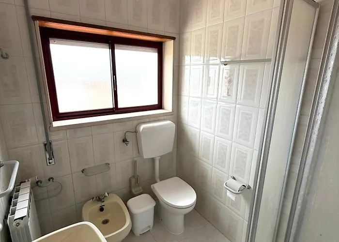 3 Bedroom 15 Min Walk To Sanctuary * Фатима