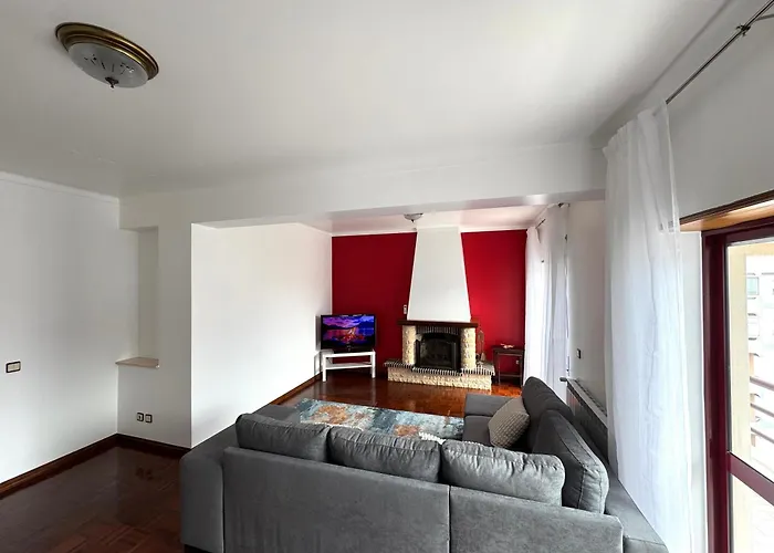 Апартаменты 3 Bedroom 15 Min Walk To Sanctuary *